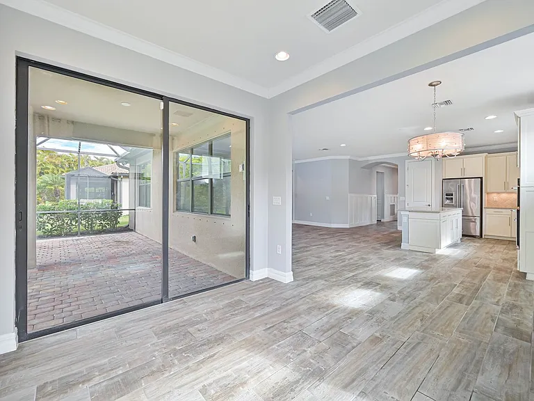 14589 Laguna Dr — Photo 17