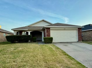 8904 Chisholm Trl, Aubrey, TX 76227