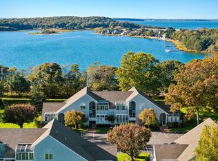 400 Noyack Rd UNIT B5, Southampton, NY 11968