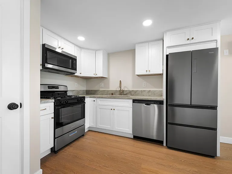 3020 E 3rd St #15 — Photo 20