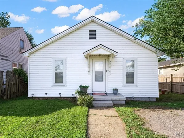 404 W Murray Ln, Sikeston, MO 63801