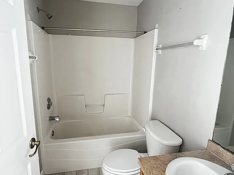 1019 SE 11th St — Photo 7