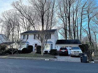 5951 Oakland Park Dr, Burke, VA 22015