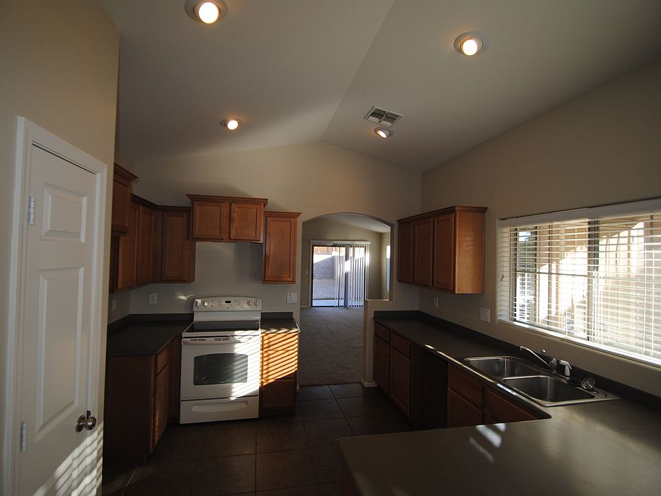 1st image of 10442 W Hughes Dr