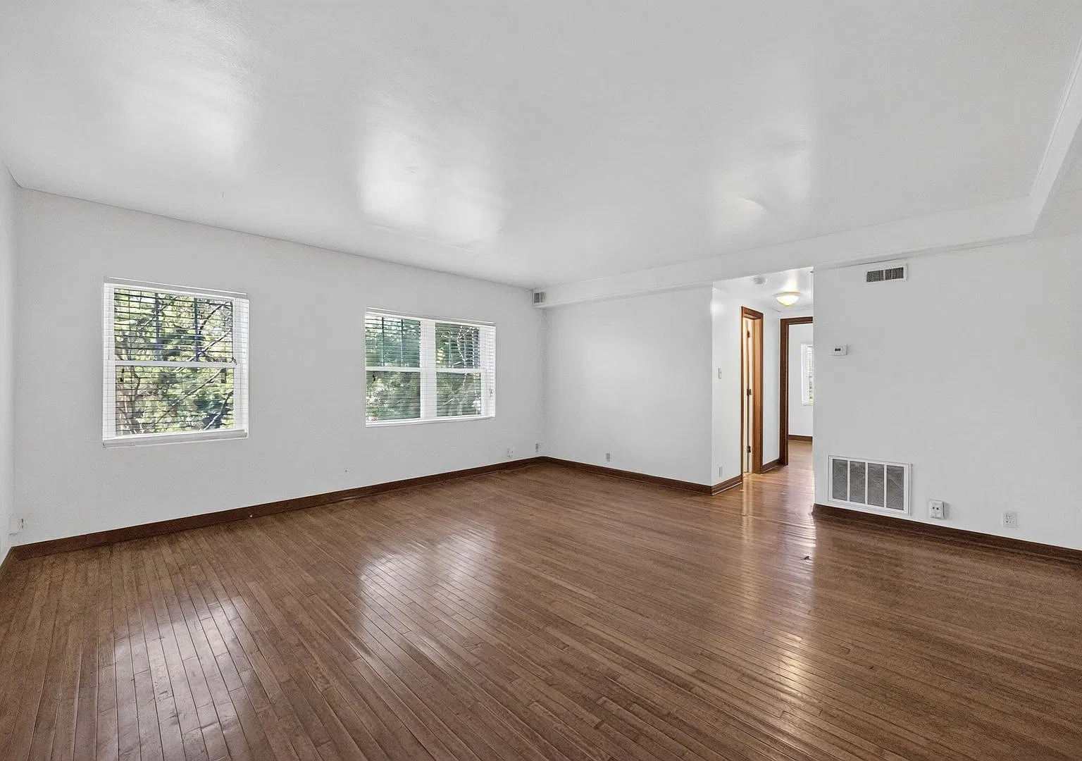 809 S Henderson St — Photo 2