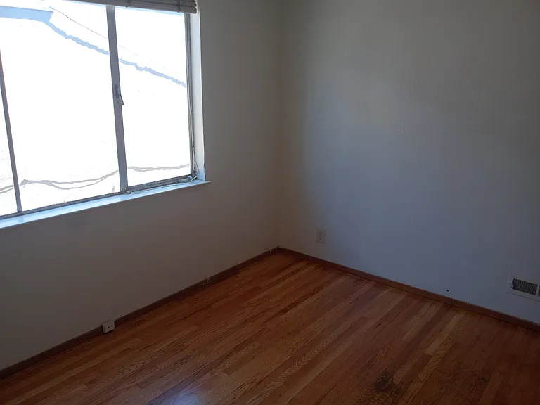 Del Prado Dr — Photo 8