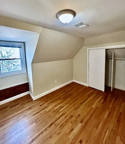 5825 Bartlett — Photo 9