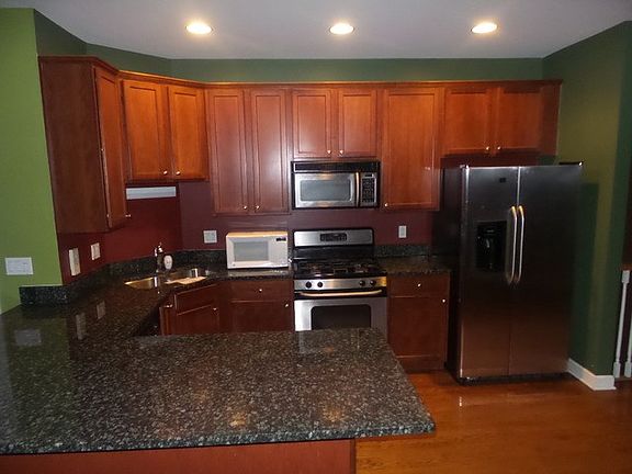 3rd image of 4321 S Saint Lawrence Ave #1S