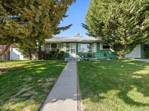 210 W Madison Ave, Sunnyside, WA 98944