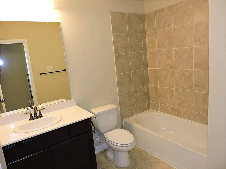 1156 Roma Dr — Photo 16