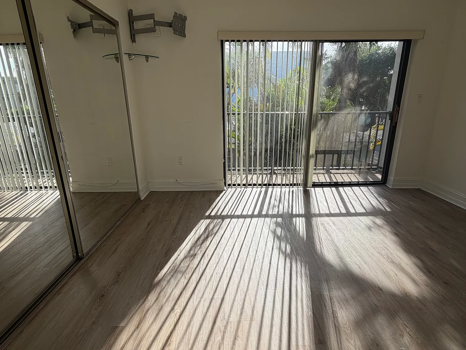 2 bed, 2.5 bath, $4,000 — Photo 4