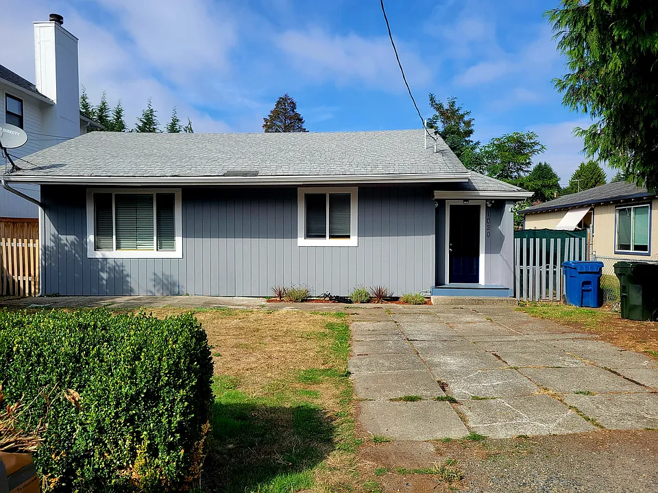 1020 N 28th Pl #1