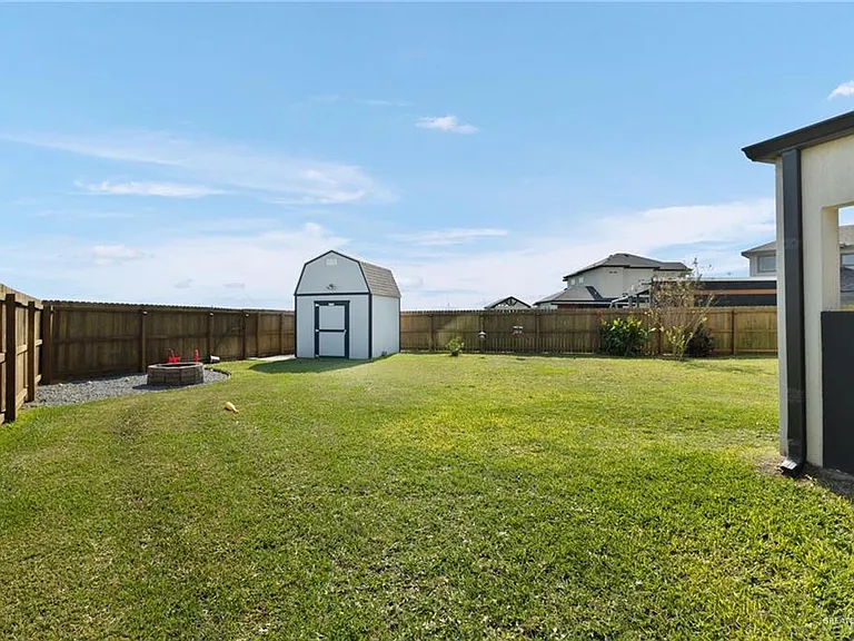 1912 Silverton Cir — Photo 28