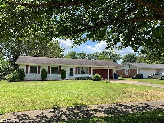 3rd image of 28547 Aspen Dr