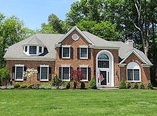 1 Bayview Ter, Green Brook, NJ 08812