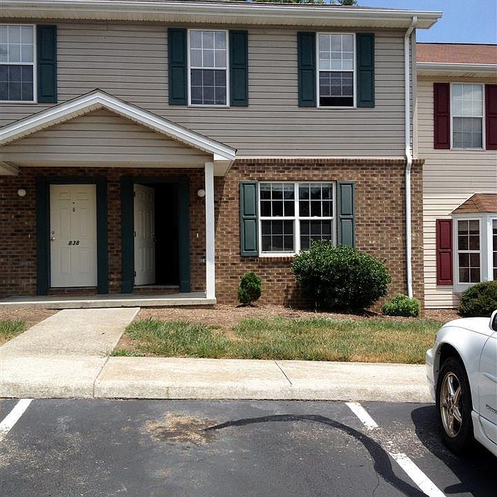 1st image of 836 Patrick Henry Dr