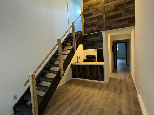 450 E Main St APT 16, Slippery Rock, PA 16057