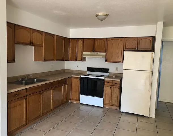 1204 E Yukon St #B — Photo 6