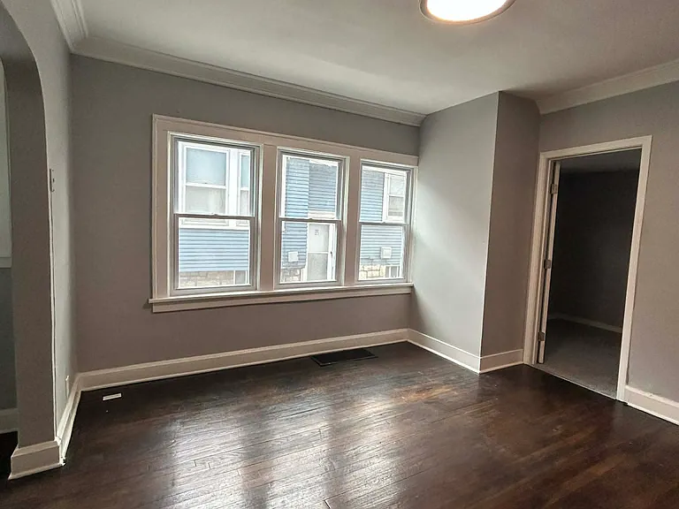 5722 Forest Ave — Photo 4