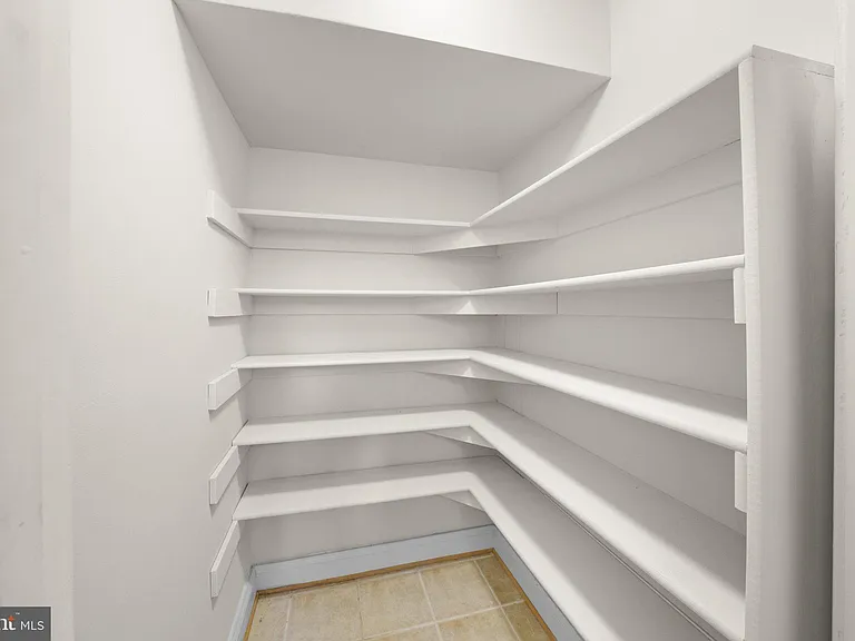 1310 Forestwood Dr — Photo 35