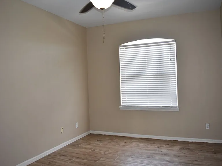 1040 Venetian Dr #203 — Photo 33