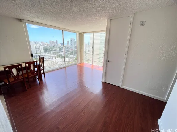 1702 Kewalo St APT 804, Honolulu, HI 96822