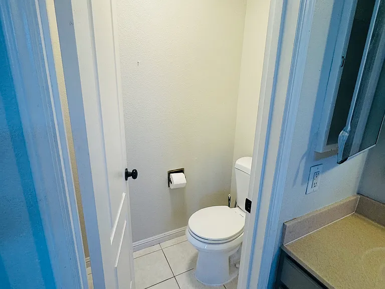 2210 Southwood Dr — Photo 15