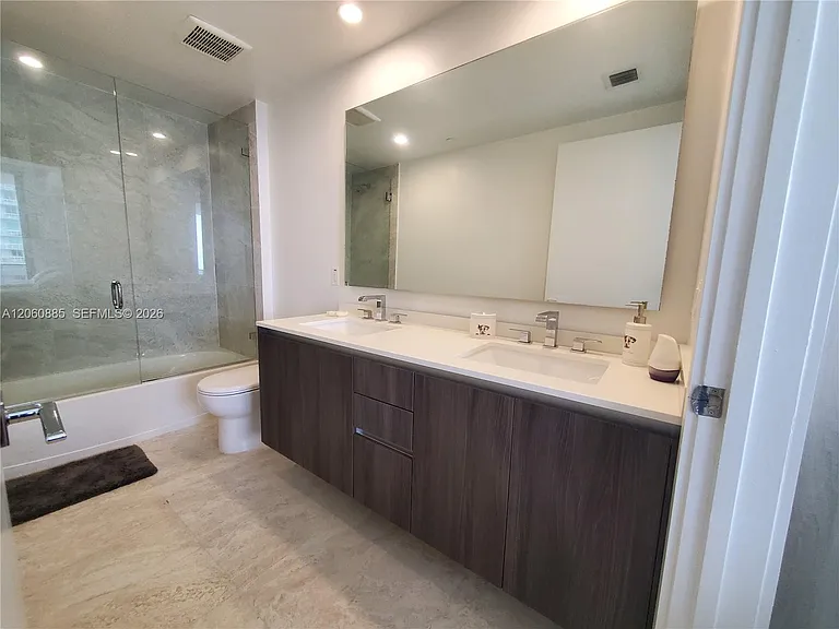 488 NE 18th St #4611 — Photo 12