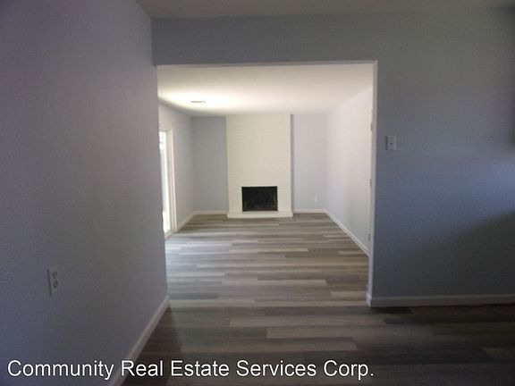 3rd image of 425 Wilmington Way