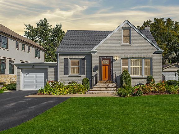 2nd image of 115 Indian Dr