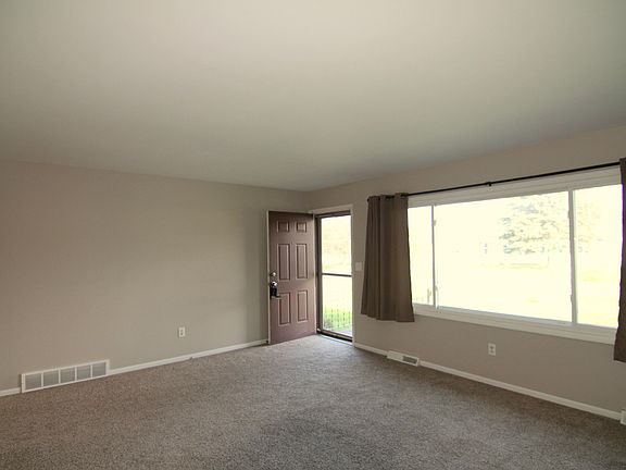 4th image of 2738 Colton Ave SE