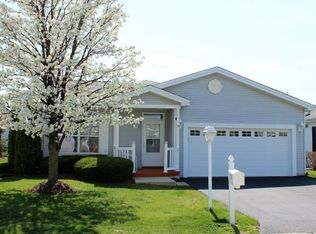 52 Rocking Horse Ln, Grayslake, IL 60030