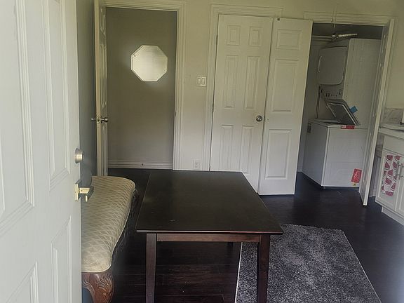 5th image of 2720 Westridge Dr #B
