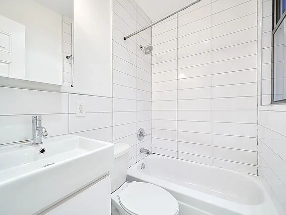 3rd image of 233 E 82nd St APT 4D