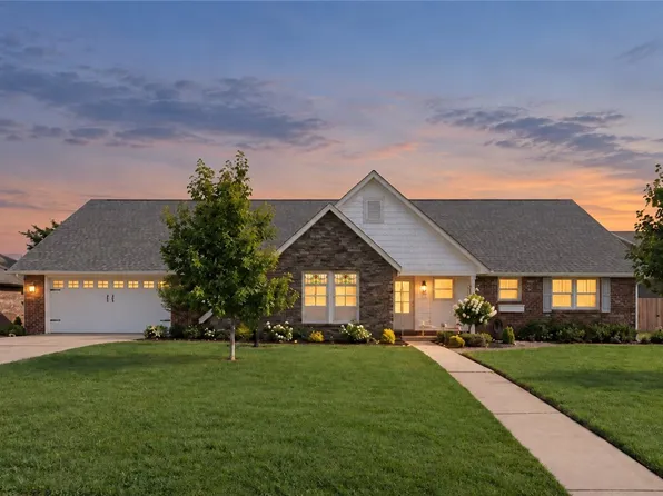 2505 W Orleans Dr, Rogers, AR 72758