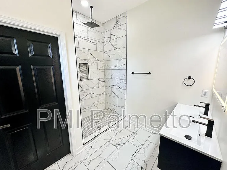 1121 Zeigler St #B — Photo 16