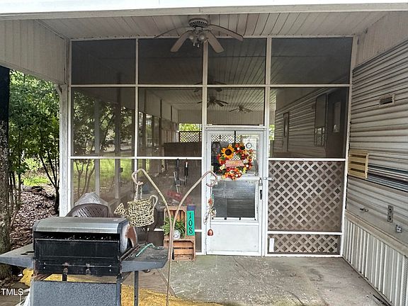 3rd image of 108 Daniel Boone Trl