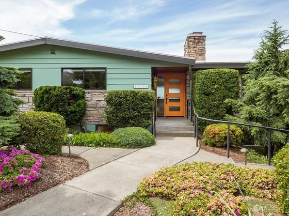 17705 3rd Place SW, Normandy Park, WA 98166
