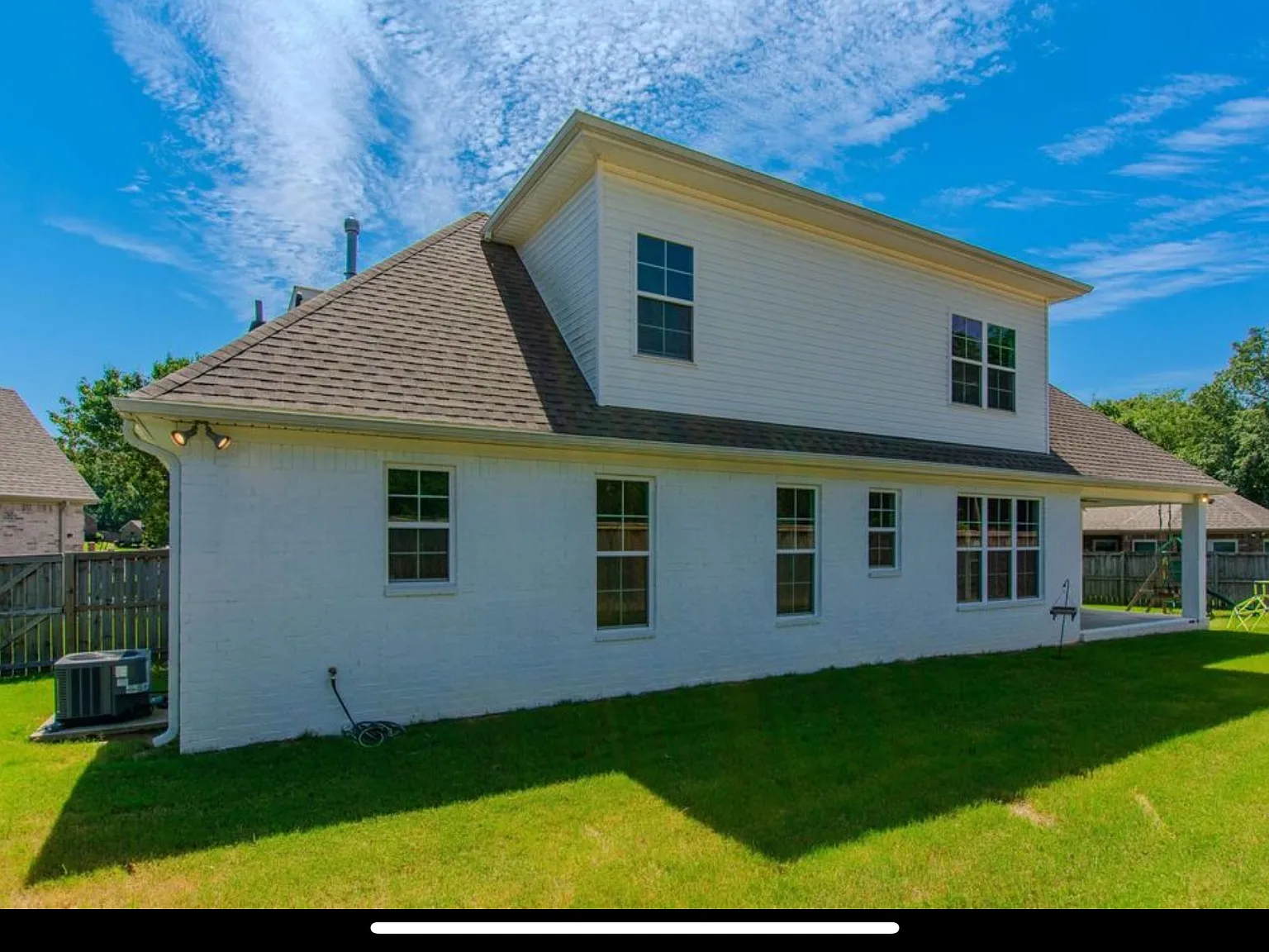 4 bed, 3000 sqft, $3,200 — Photo 2