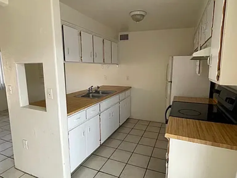 940 N Palo Verde Blvd #11 — Photo 4