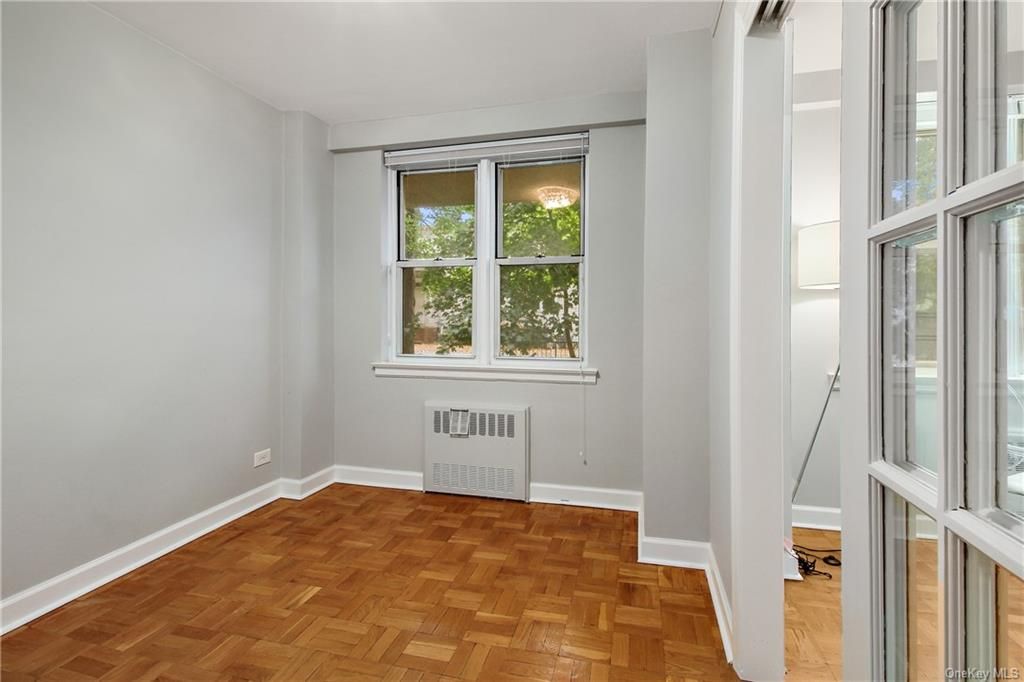 3 Bed 2 Bath Property, New York • 1,300 Sq Ft