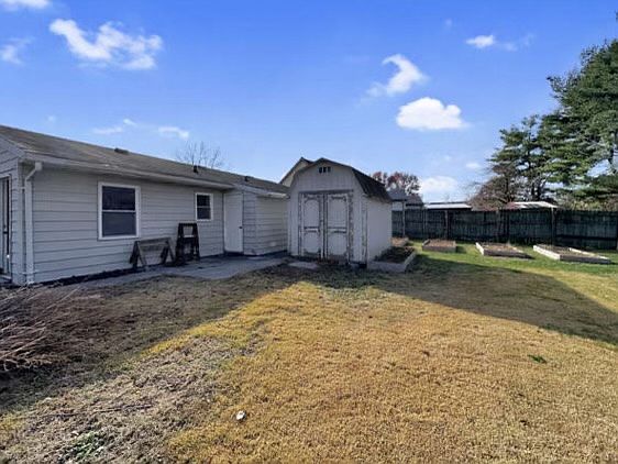 3rd image of 2019 Eastland Ct