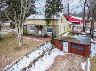 446 Warner Rd SE, Brookfield, OH 44403