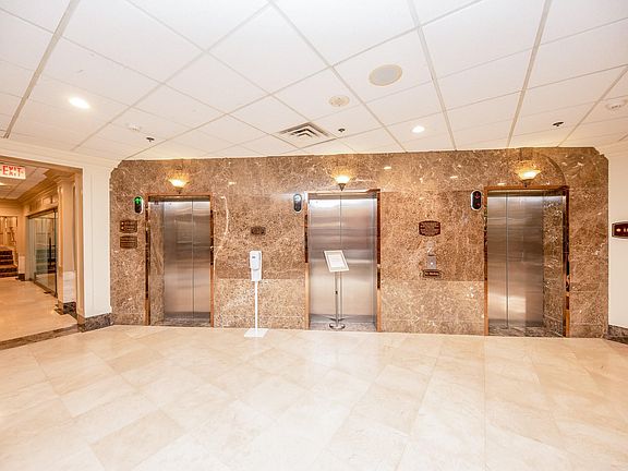 5th image of 3525 Sage Rd APT 1612