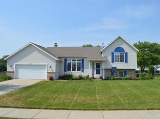1835 Quail Ridge Dr, Dorr, MI 49323