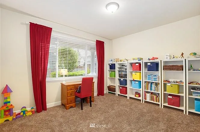 4 bed, 2.5 bath, 3170 sqft, $4,500 — Photo 3