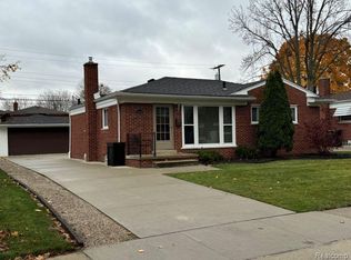 2410 Sherwood St, Trenton, MI 48183