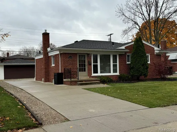 2410 Sherwood St, Trenton, MI 48183