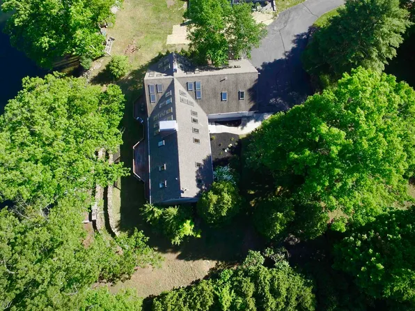 2 Blue Heron Lane, Deerfield, NH 03037