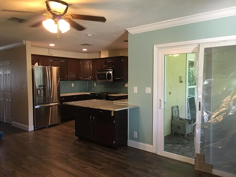 Den / Kitchen
